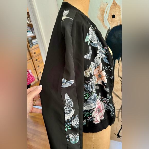 Oasis Prince’s Trust Floral Bomber Jacket - Picture 3 of 7